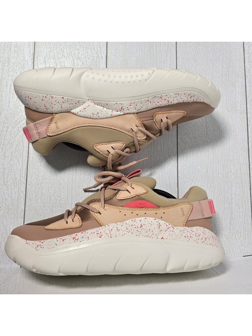 UGG LA Cloud Lace Women’s Size 12 Tan Pink Chunky Platform Sneakers 1123715